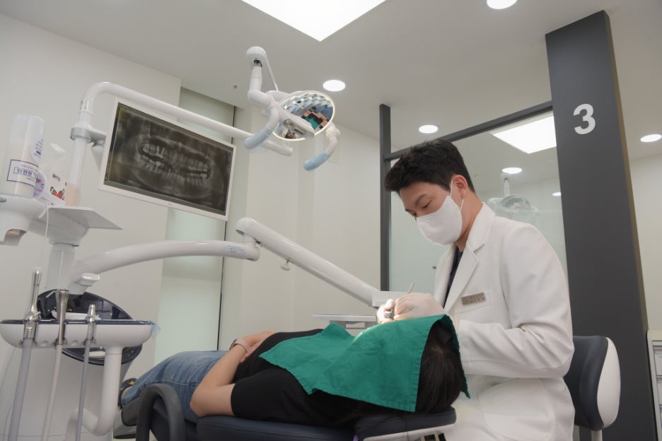 약수동치과, 충치치료 미루면 안되는 이유
