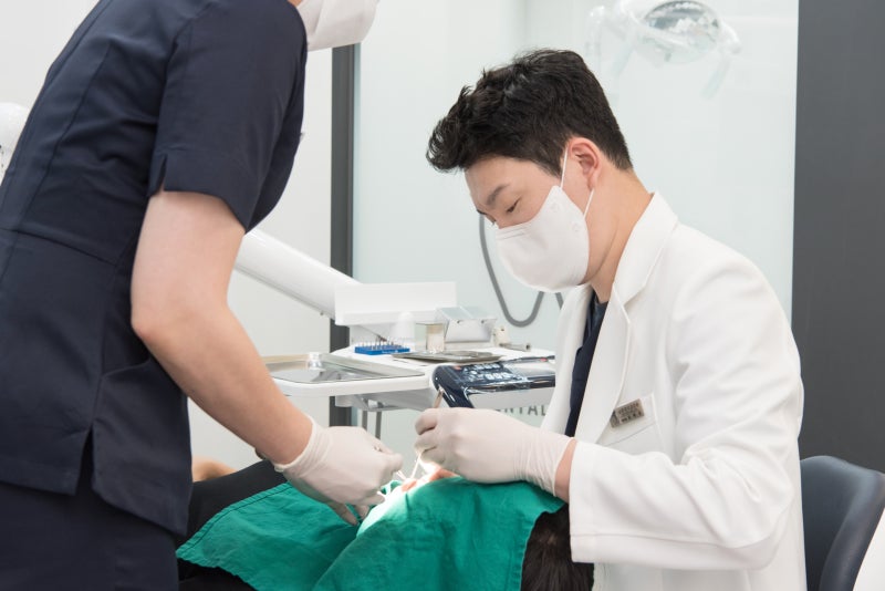 중구 신당동 치과의사가 솔직하게 밝히는 라미네이트 수명과 부작용 줄이는 습관 사진 4